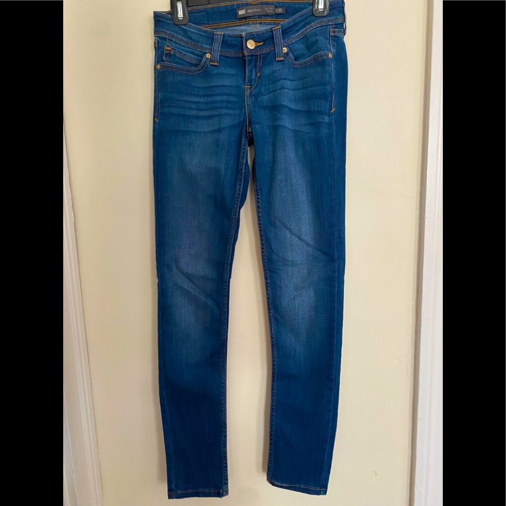 Women’s Levi Demi-curve SKINNY Jean. Size 1/25.